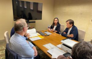 La Conselleria de Sanidad avanza en la expansión del aparcamiento del Hospital de la Ribera en Alzira
