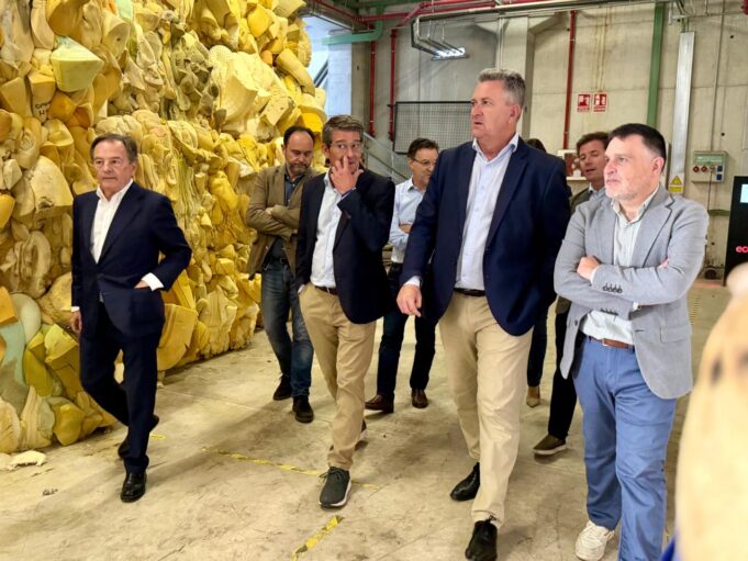La Generalitat Valenciana recicla más de 5.400 colchones dañados por la dana y recupera todos sus materiales
