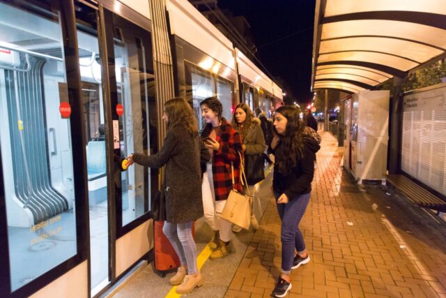 Metrovalencia_Implementa_Servicio_Nocturno_para_Mejorar_la_Movilidad_Durante_el_Fin_de_Semana.jpg