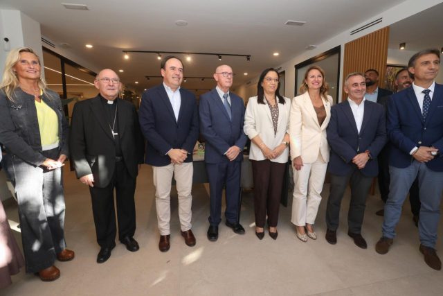 Perez_Llorca_resalta_la_modernizacion_del_sector_agricola_como_clave_para_el_futuro_rural.jpg