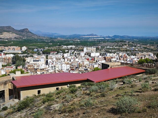 Reapertura_del_Centro_de_Visitantes_del_Castillo_de_Sagunto_para_celebrar_el_9_dOctubre.jpg