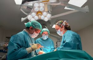 Diástasis, cálculos biliares y hemorroides: los cambios del embarazo que requieren atención